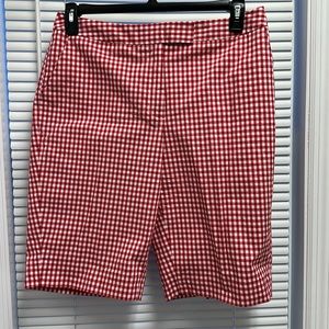 Jones New York red & white gingham, stretch Bermuda shorts - size 10